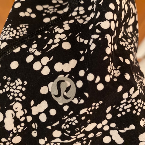 Cropped Lululemon Leggings with Pockets - Picture 5 of 5